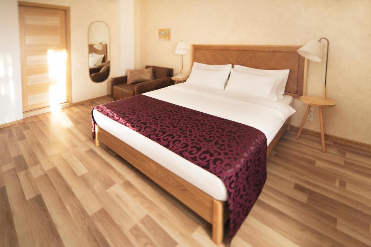 Ornament Boutique Hotel Tbilisi Buitenkant foto