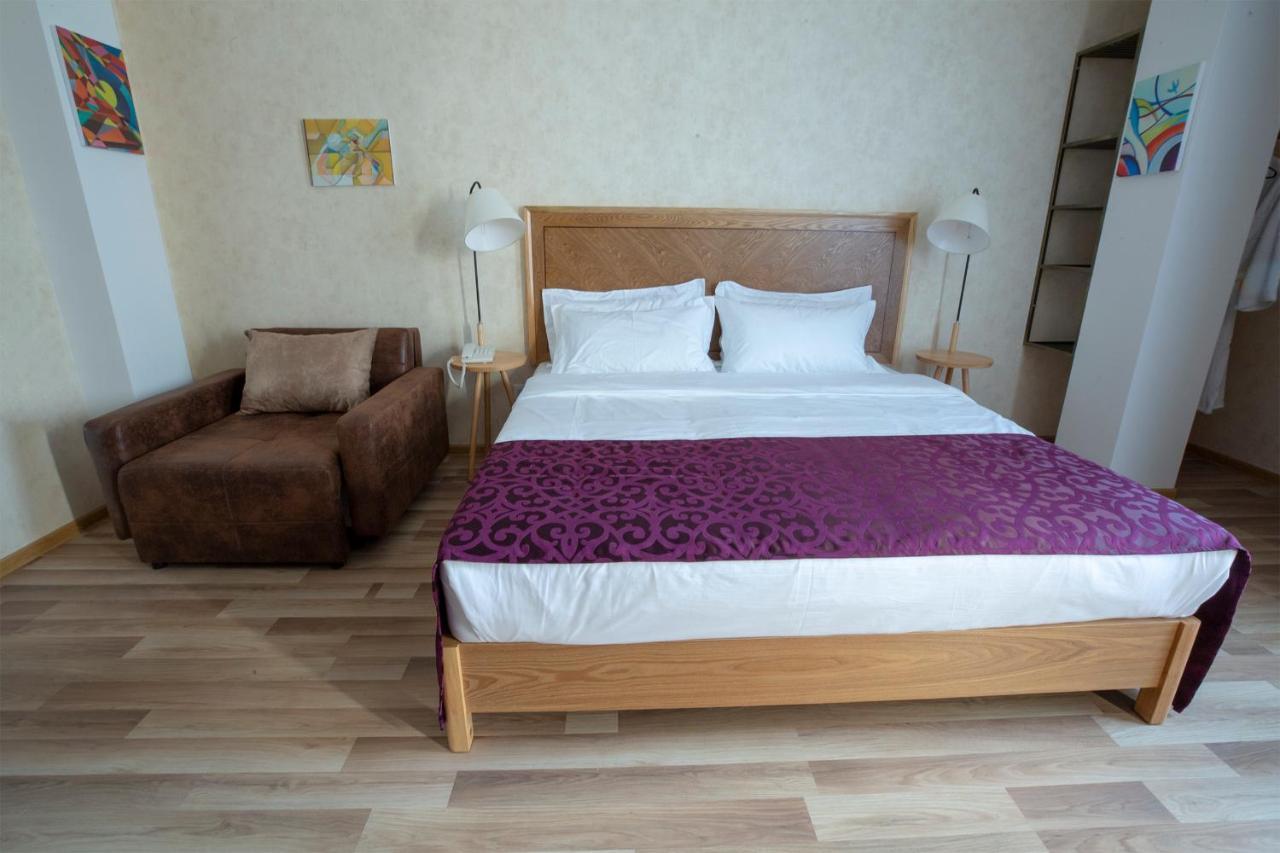 Ornament Boutique Hotel Tbilisi Buitenkant foto