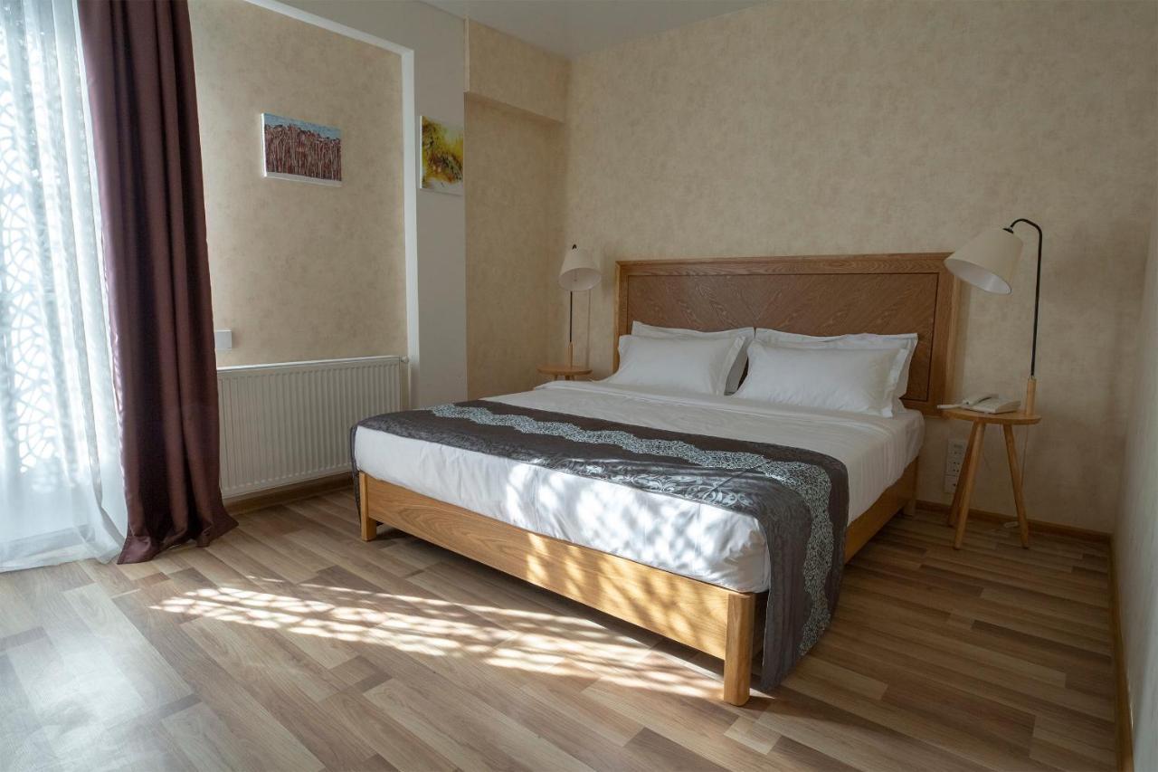 Ornament Boutique Hotel Tbilisi Buitenkant foto